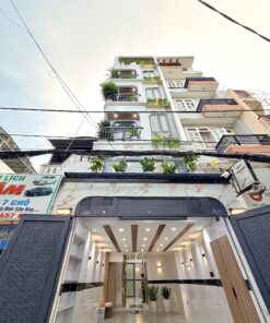 SIÊU PHẨM NHÀ PHỐ CAO CẤP CÓ THANG MÁY, XE HƠI NGỦ TRONG NHÀ GẦN CV LÀNG HOA P8