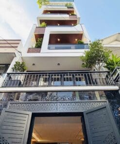 NHÀ PHỐ SMARTHOME THANG MÁY XÂY MỚI • SỬ DỤNG ĐIỆN NLMT GẦN CHỢ PHẠM VĂN BẠCH P12